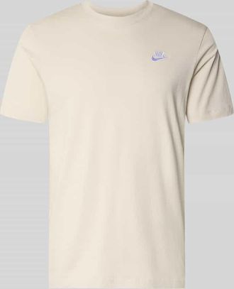 Nike T-Shirt mit Label-Stitching in Beige, Gr&ouml;&szlig;e XXL