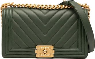 Chanel 2017-2018 Old Medium Chevron Lambskin Boy Flap crossbody bag - Verde