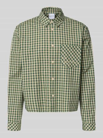 Karl Kani Boxy Fit Freizeithemd mit Brusttasche in Gruen, Gr&ouml;&szlig;e XL