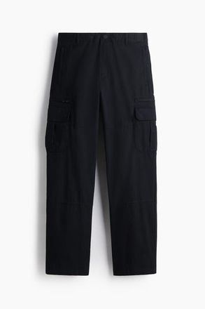 H&M Regular Fit Twill Cargo Trousers in Black at Nordstrom, Size 33