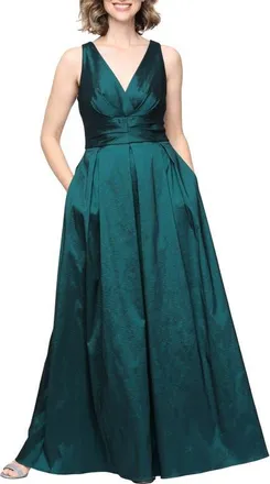 Alex Evenings Sleeveless Stretch Taffeta Gown in Emer Grn at Nordstrom, Size 10