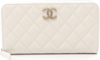 Chanel White Leather Long Wallet (Bi-Fold) (Pre-Owned)