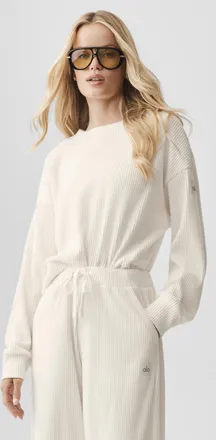 Alo | Muse Crewneck Neck Pullover Top in Ivory, Size: Medium