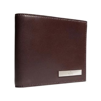 Gucci Cartera Bi-fold con Placa Met&aacute;lica - Accessories - Hombre - Marr&oacute;n - ONE SIZE