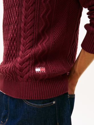 Tommy Jeans Strickpullover TOMMY JEANS BADGE CABLE, Herren, Gr. 3XL, rot wine tonal, Strick, Obermaterial: 100% Baumwolle, slim fit h&uuml;ftlang, Rundhals, Pullover S