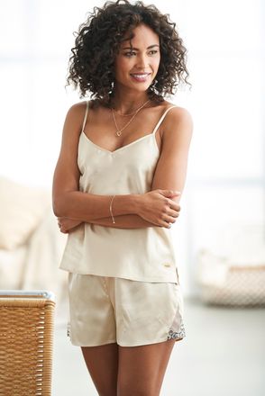 Lascana Shorty LASCANA, Damen, Gr. 42, beige (creme), Satin, Obermaterial: 95% Polyester, 5% Elasthan, unifarben, figurumspielend kurz, V-Ausschnitt, Homewear