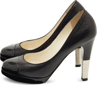 Chanel Pumps in pelle con logo - Nero
