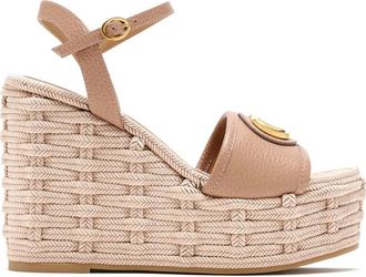 Valentino Garavani Vlogo Signature Wedge Sandal In Grainy Calfskin 120mm - Dames - Sleehakken - Beige - 41 EU - Leer - Schoenen