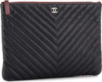 Chanel O Case Chevron Caviar Medium clutch bag - Zwart