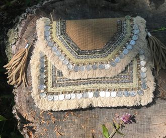 Ranee&rsquo;s Metallic Embroidery Coin Clutch In Silver