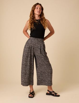 Nobody's Child Black Floral Cropped Zeena Trousers