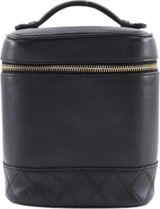 Chanel Pre-owned Handbags, female, Black, Size: ONE SIZE Pre-owned Calf Vanity Case