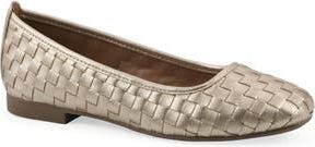 White Mountain Boccie Woven Leather Ballet Flat in Light Gold/Smooth at Nordstrom Rack, Size 6.5