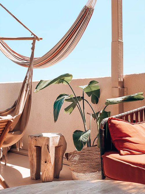 Ausschnitt eines Balkons im mediterranen Stil