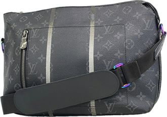 Louis Vuitton Black Shoulder Bag (Pre-Owned)