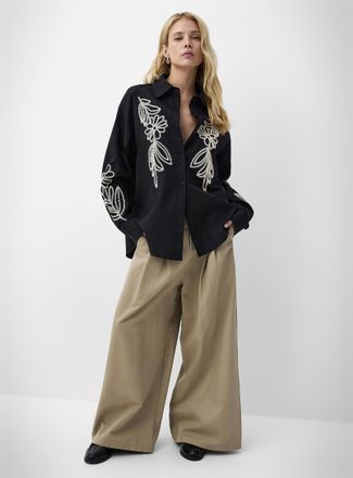 Icone Womens Embroidered flowers loose poplin blouse