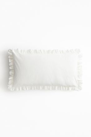 H&M Kissenh&uuml;lle aus Baumwolle mit Volantbesatz - Weiss