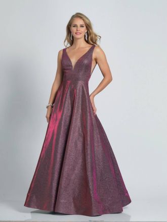 Dave & Johnny A Line Gown In Red