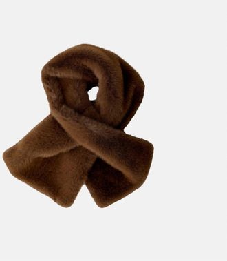 Oui Faux Fur Stole In Taupe