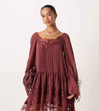 Asos Petite ASOS DESIGN Petite - Vestito corto a maniche lunghe con scollo a cuore color bordeaux-Multicolore