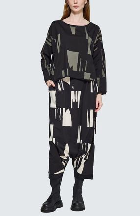 Luukaa D'Celli Nerina Cropped Graphic Blouse in Khaki Black at Nordstrom, Size X-Large