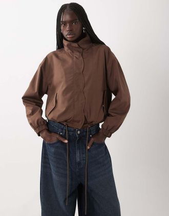 Miss Selfridge giacca a vento con dettaglio smerlato color cioccolato-Marrone