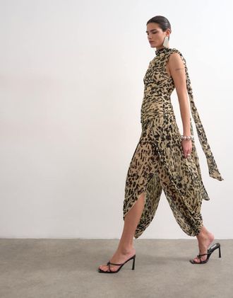 Topshop Vestito lungo con collo a sciarpa color latticello con stampa animalier astratta-Nero