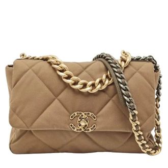 Chanel Pre-owned 19 Quilted Nylon Shoulder Bag - Dames - Pre-owned - Bruin - Maat: ONE Size Nylon