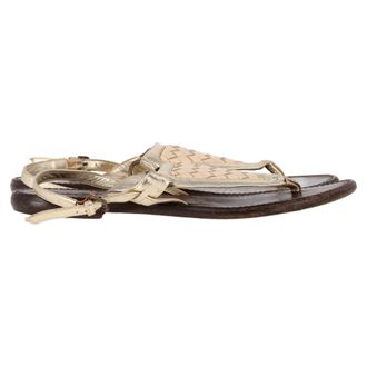 Bottega Veneta Bottega Veneta Intrecciato T-strap Plat Sandalen in Metallic Gouden Leer