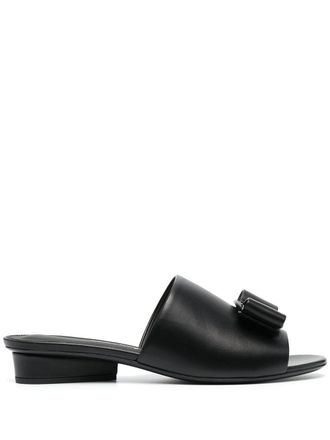 Ferragamo Sandali con fiocco - NERO