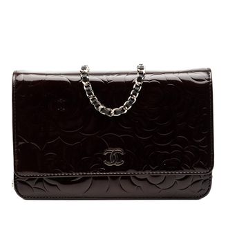 Chanel Tweedehands Cc Geperst Patenten Camellia Wallet On Chain