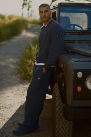 Alo | Field Sweatpant in Navy Blue, Size: Medium
