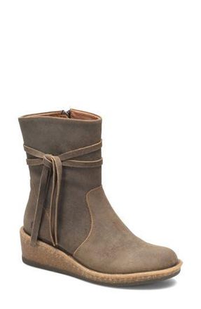 B&oslash;rn Vinton Side Tie Boot in Taupe Distressed at Nordstrom Rack, Size 10