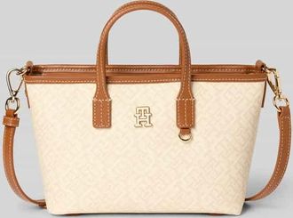 Tommy Hilfiger Henkeltasche mit Logo-Applikation Modell MONOPLAY in Beige, Gr&ouml;&szlig;e 1