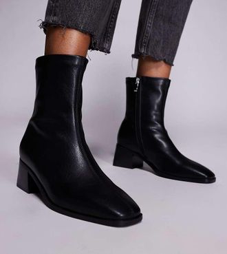 Simmi London Simmi London Wide Fit - Nimer - Stivaletti con tacco largo neri a pianta larga-Nero