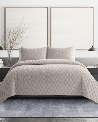 Vera Wang Diamond Velvet Quilt/Sham Set