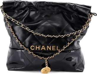 Chanel Borsa passepartout 22 piccola in pelle di vitello trapuntata e pelle verniciata con catena - Nero