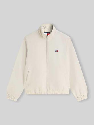 Tommy Jeans Relaxed Fit Blouson mit Logo-Print in Beige, Gr&ouml;&szlig;e XXL