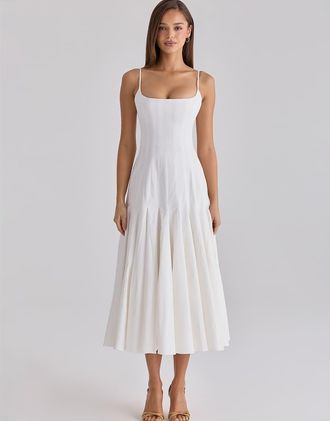 House of CB Vionne - Vestito midi in cotone bianco a pieghe con godet