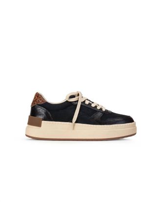 Yellow Box Womens Oberlin Flatform Sneaker In Black