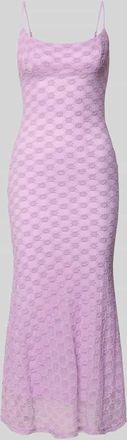 Bardot Bardot Slim Fit Midikleid mit floralem Allover-Spitzenbesatz in Lila, Gr&ouml;&szlig;e 34