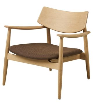 Moloo Sill&oacute;n de sal&oacute;n en roble natural y tela marr&oacute;n