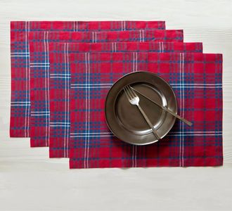 Solino Home Linen Placemats Set of 4, 14 x 19 Inch for Dining Table, Holiday and Everyday Table Decor - Red Tartan Plaid in Red And Navy at