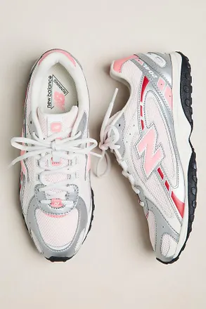 New Balance 204L Sneakers