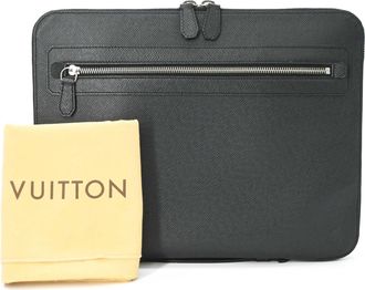 Louis Vuitton Black Taiga Leather Clutch Bag (Pre-Owned)
