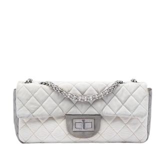 Chanel Pre-owned East West Flap Schoudertas - Dames - Pre-owned - Wit - Maat: ONE Size Zijde