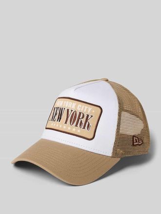New Era New Era Baseball Cap mit Location-Patch Modell Trucker in Camel, Gr&ouml;&szlig;e 1