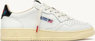 Autry MEDALIST LOW SNEAKERS IN WHITE AND BLACK LEATHER