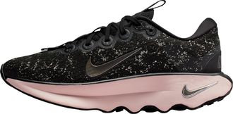 Nike (WMNS) Nike Motiva SE Black Silt Red HV2023-001