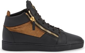 Giuseppe Zanotti Kriss